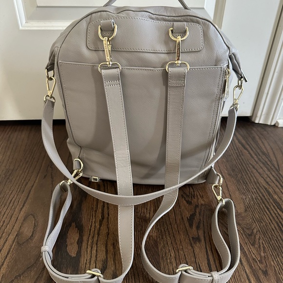 Mina Baie Stevie Midi Women\'s Leather Backpack Light Gray
